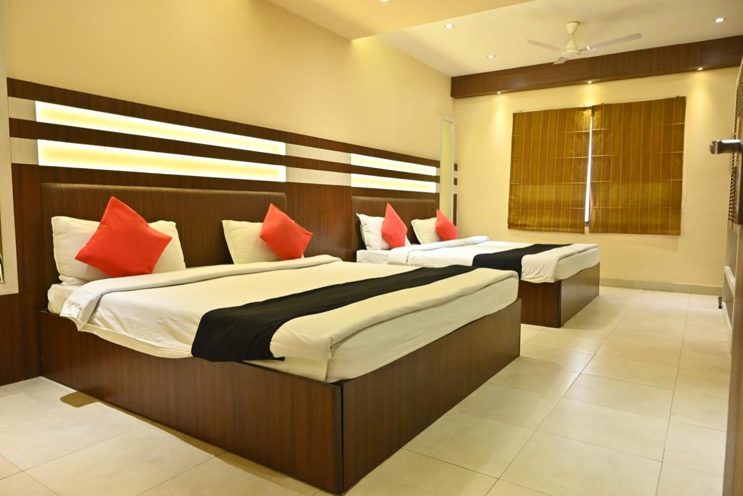Hotel Royal Cottage Κανπούρ Εξωτερικό φωτογραφία