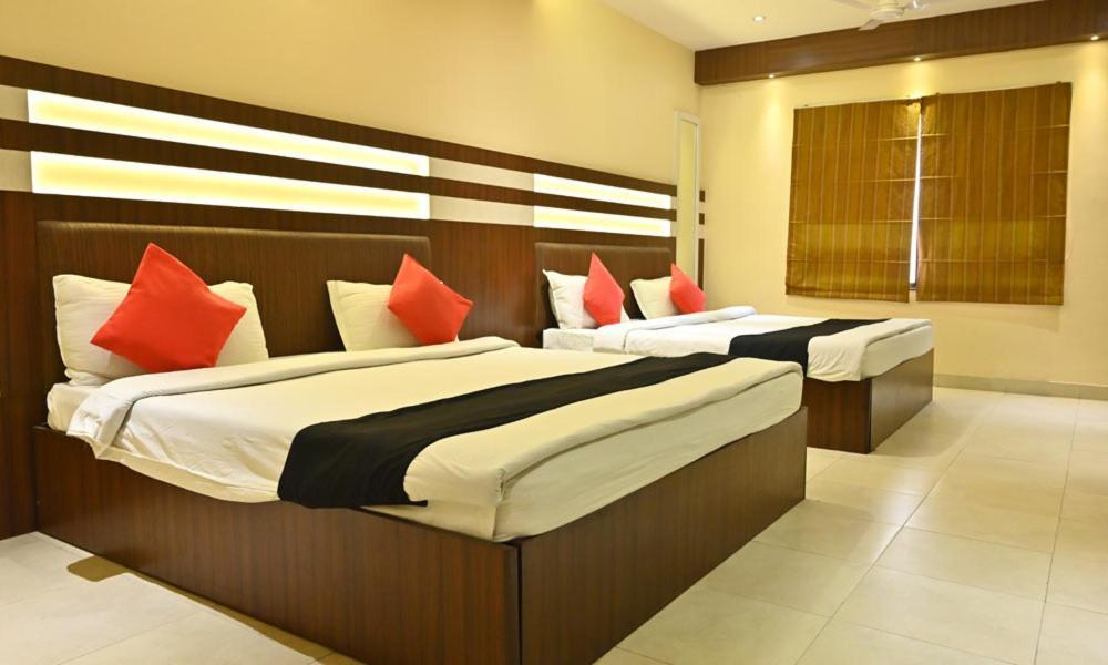 Hotel Royal Cottage Κανπούρ Εξωτερικό φωτογραφία