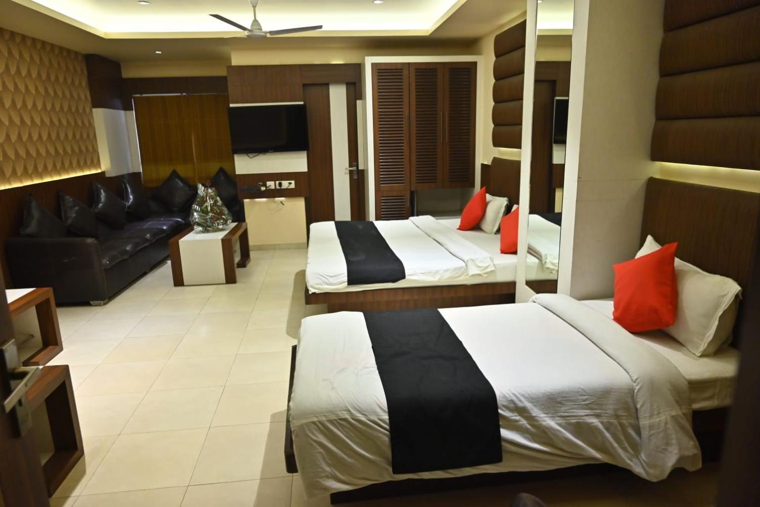 Hotel Royal Cottage Κανπούρ Εξωτερικό φωτογραφία
